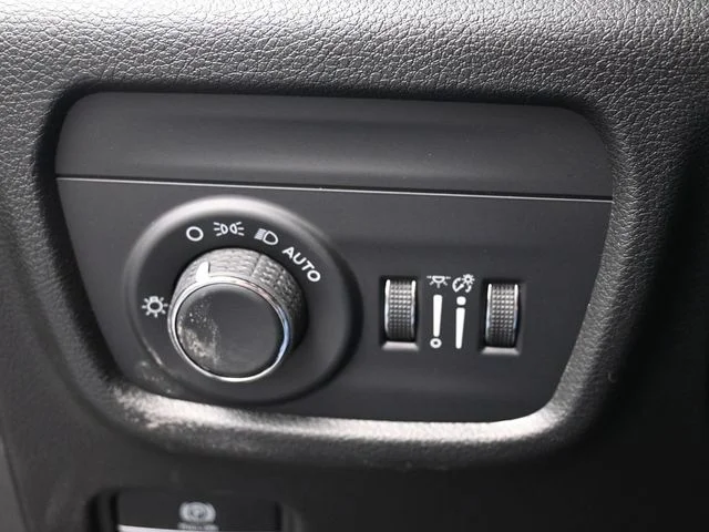 Nuevos JEEP GRAND CHEROKEE à Estados chez autogozo