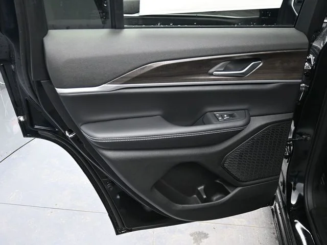 Nuevos JEEP GRAND CHEROKEE à Estados chez autogozo