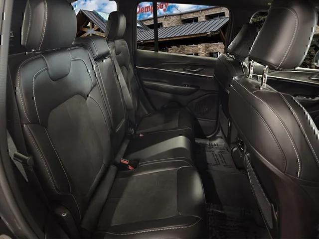 Nuevos JEEP GRAND CHEROKEE à Estados chez autogozo