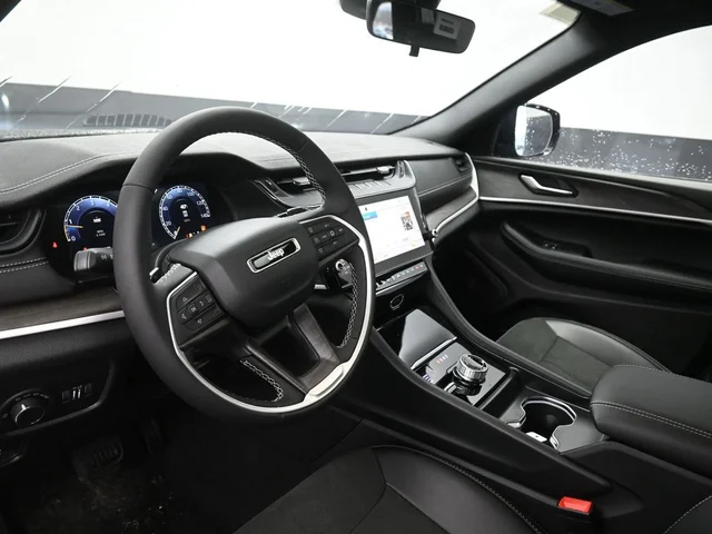 Nuevos JEEP GRAND CHEROKEE à Estados chez autogozo