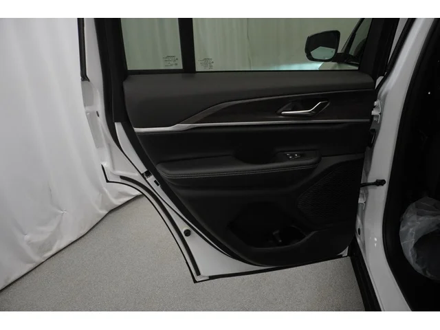 Nuevos JEEP GRAND CHEROKEE à Estados chez autogozo