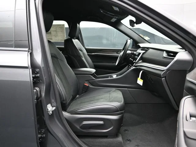 Nuevos JEEP GRAND CHEROKEE à Estados chez autogozo