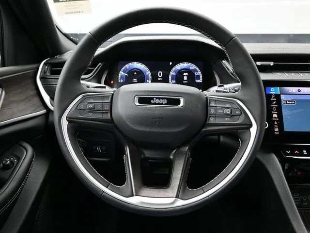 Nuevos JEEP GRAND CHEROKEE à Estados chez autogozo