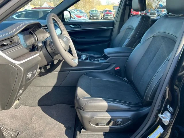 Nuevos JEEP GRAND CHEROKEE à Estados chez autogozo