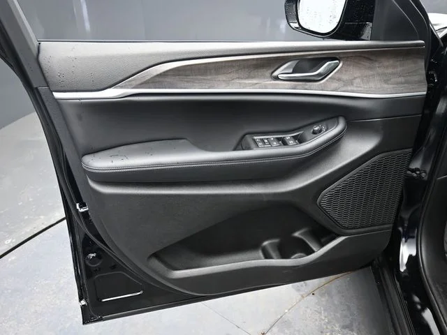 Nuevos JEEP GRAND CHEROKEE à Estados chez autogozo