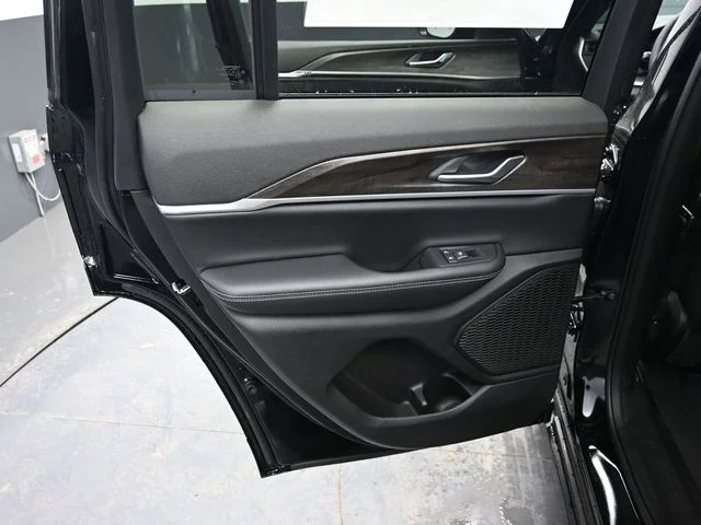 Nuevos JEEP GRAND CHEROKEE à Estados chez autogozo