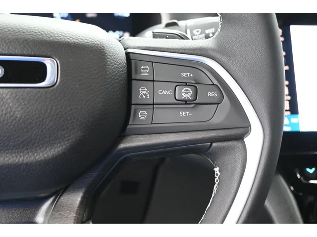 Nuevos JEEP GRAND CHEROKEE à Estados chez autogozo
