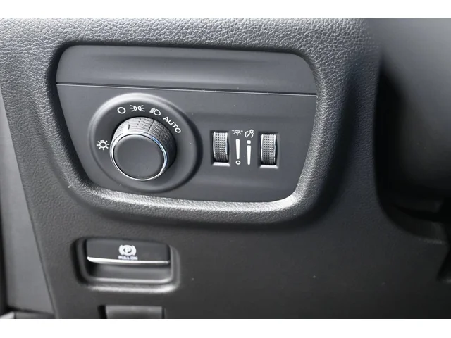 Nuevos JEEP GRAND CHEROKEE à Estados chez autogozo