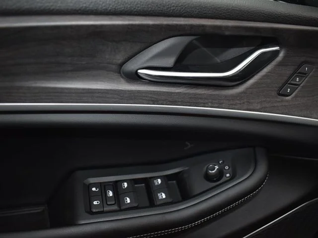 Nuevos JEEP GRAND CHEROKEE à Estados chez autogozo