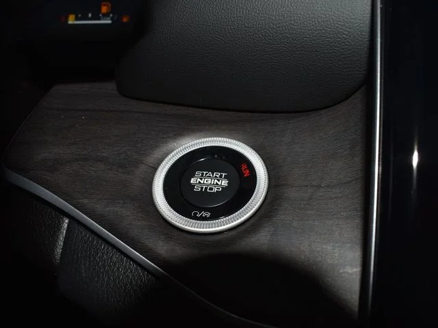 Nuevos JEEP GRAND CHEROKEE à Estados chez autogozo