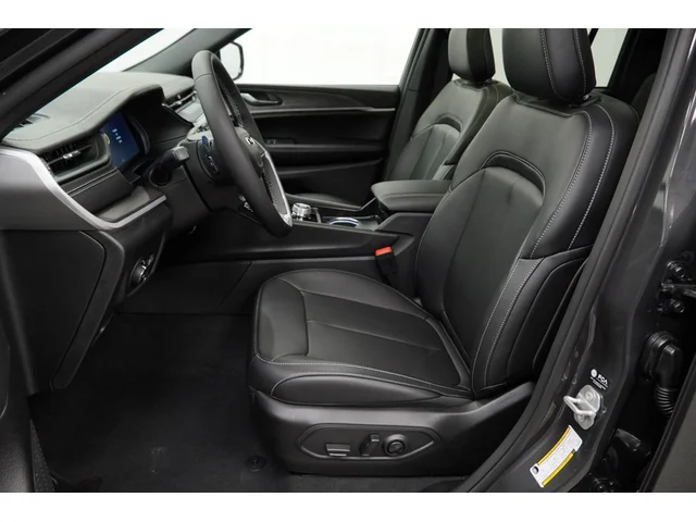 Nuevos JEEP GRAND CHEROKEE à Estados chez autogozo