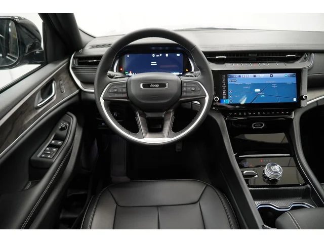 Nuevos JEEP GRAND CHEROKEE à Estados chez autogozo