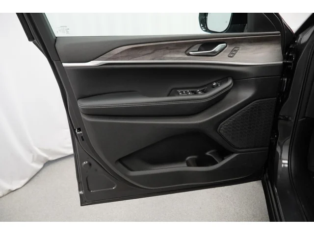 Nuevos JEEP GRAND CHEROKEE à Estados chez autogozo