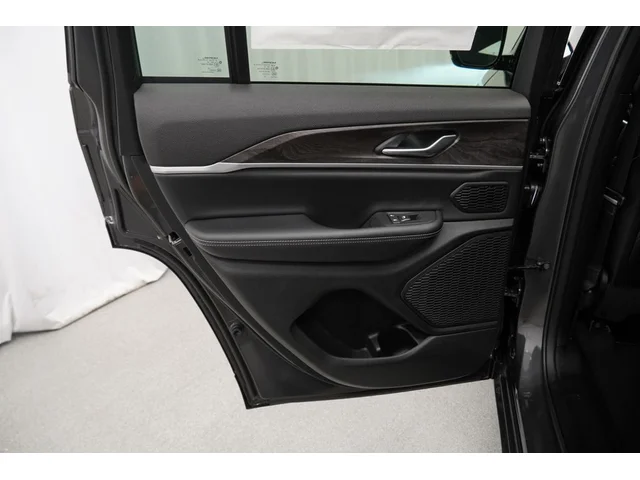Nuevos JEEP GRAND CHEROKEE à Estados chez autogozo