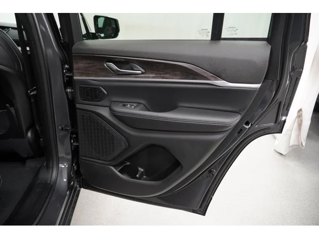 Nuevos JEEP GRAND CHEROKEE à Estados chez autogozo