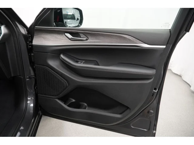 Nuevos JEEP GRAND CHEROKEE à Estados chez autogozo