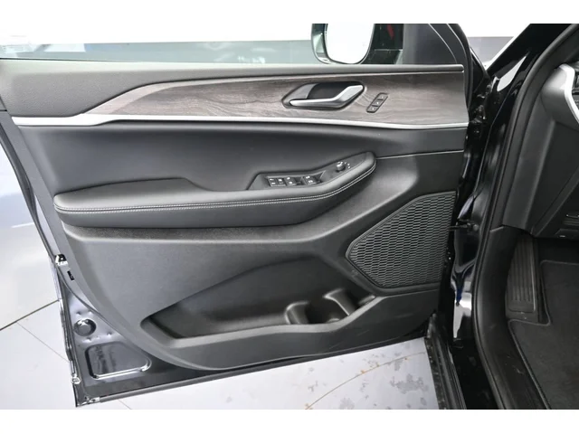 Nuevos JEEP GRAND CHEROKEE à Estados chez autogozo