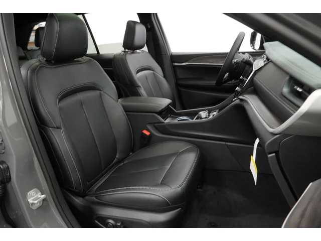 Nuevos JEEP GRAND CHEROKEE à Estados chez autogozo