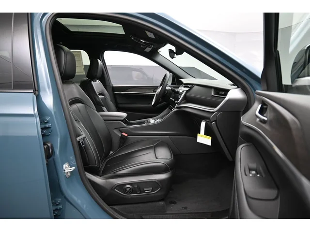 Nuevos JEEP GRAND CHEROKEE à Estados chez autogozo
