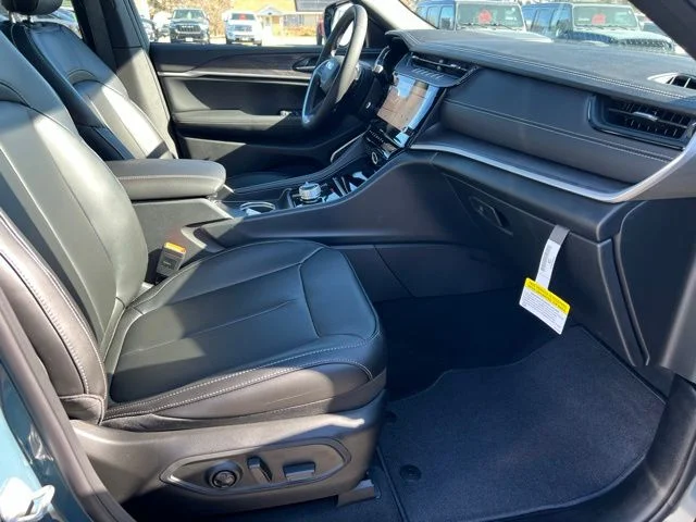Nuevos JEEP GRAND CHEROKEE à Estados chez autogozo