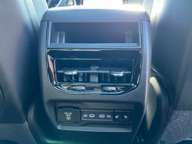 Nuevos JEEP GRAND CHEROKEE à Estados chez autogozo