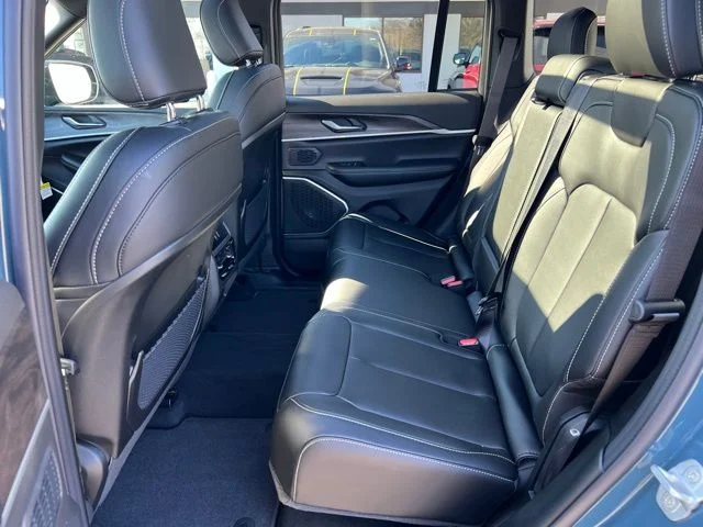 Nuevos JEEP GRAND CHEROKEE à Estados chez autogozo