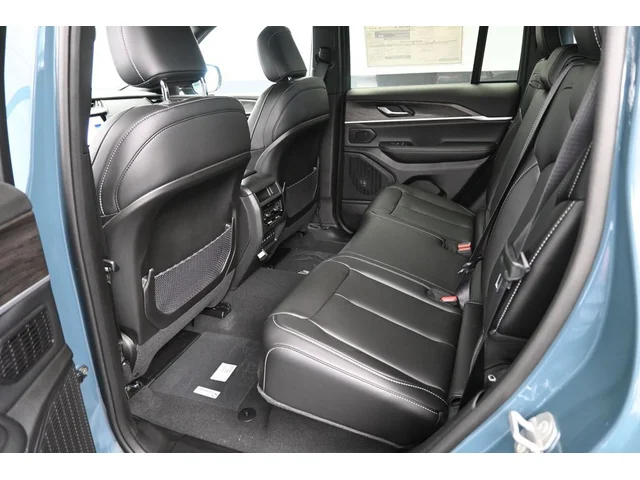 Nuevos JEEP GRAND CHEROKEE à Estados chez autogozo