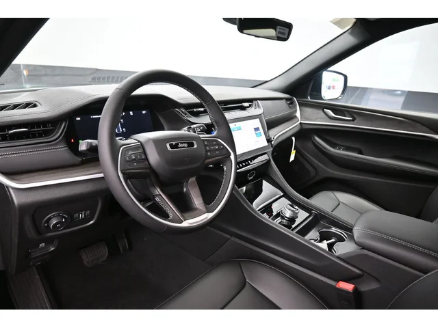 Nuevos JEEP GRAND CHEROKEE à Estados chez autogozo