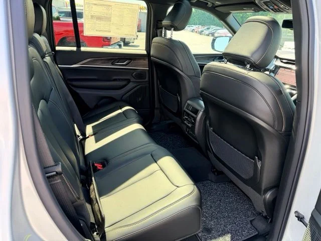 Nuevos JEEP GRAND CHEROKEE à Estados chez autogozo