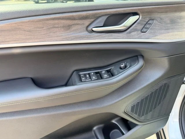 Nuevos JEEP GRAND CHEROKEE à Estados chez autogozo