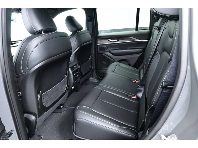 Nuevos JEEP GRAND CHEROKEE à Estados chez autogozo