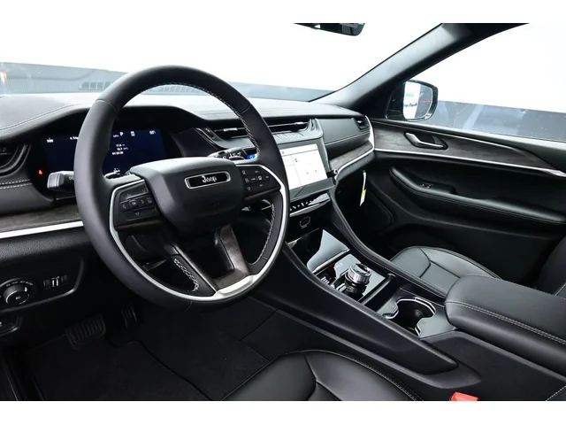 Nuevos JEEP GRAND CHEROKEE à Estados chez autogozo