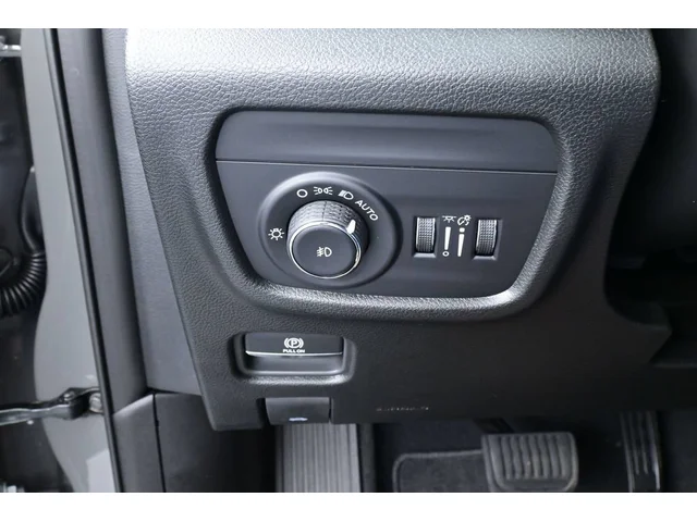 Nuevos JEEP GRAND CHEROKEE à Estados chez autogozo