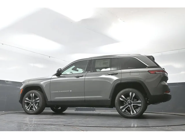 Nuevos JEEP GRAND CHEROKEE à Estados chez autogozo