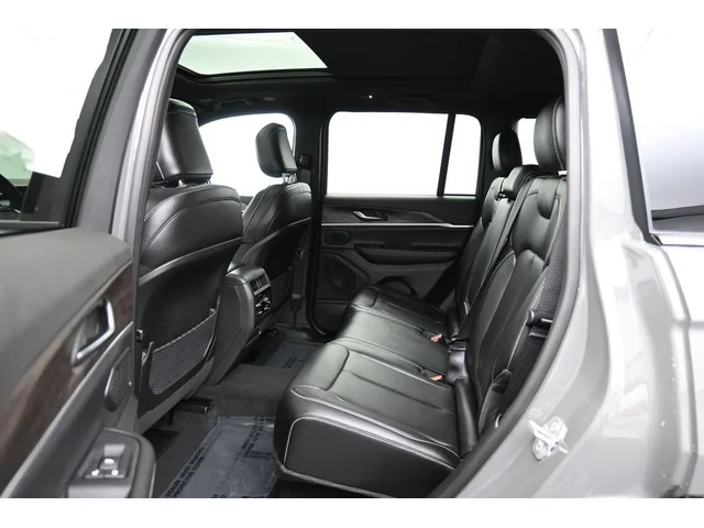 Nuevos JEEP GRAND CHEROKEE à Estados chez autogozo
