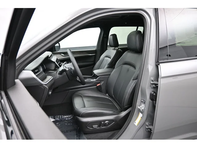 Nuevos JEEP GRAND CHEROKEE à Estados chez autogozo