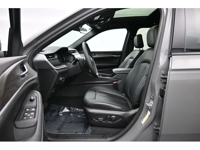 Nuevos JEEP GRAND CHEROKEE à Estados chez autogozo