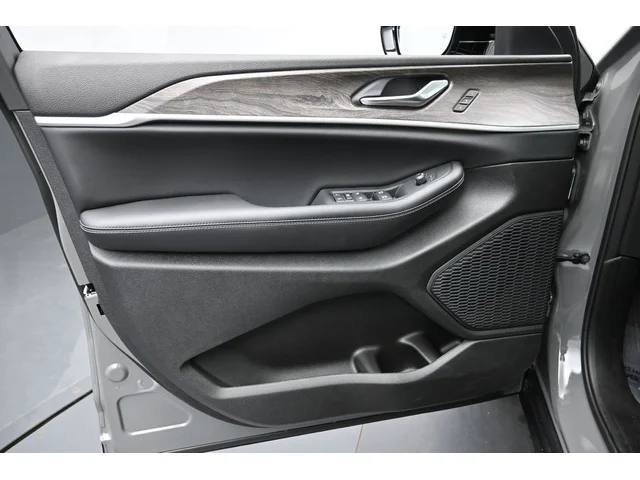 Nuevos JEEP GRAND CHEROKEE à Estados chez autogozo