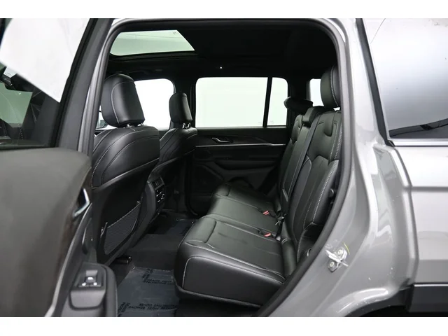 Nuevos JEEP GRAND CHEROKEE à Estados chez autogozo