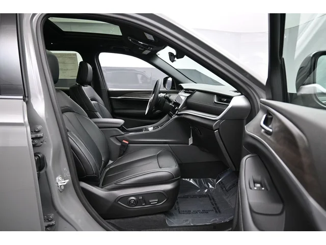 Nuevos JEEP GRAND CHEROKEE à Estados chez autogozo