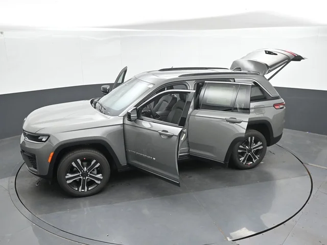 Nuevos JEEP GRAND CHEROKEE à Estados chez autogozo