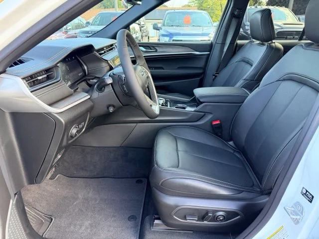 Nuevos JEEP GRAND CHEROKEE à Estados chez autogozo