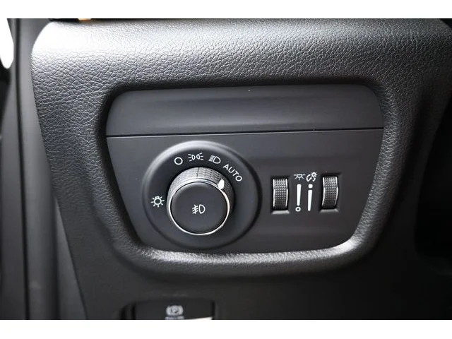 Nuevos JEEP GRAND CHEROKEE à Estados chez autogozo