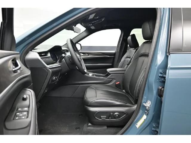 Nuevos JEEP GRAND CHEROKEE à Estados chez autogozo