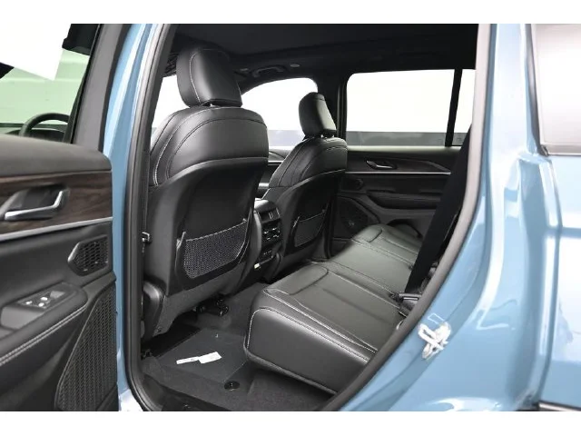 Nuevos JEEP GRAND CHEROKEE à Estados chez autogozo