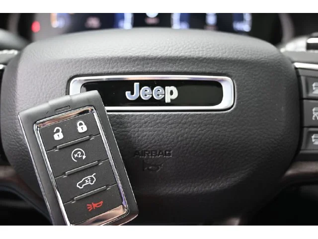 Nuevos JEEP GRAND CHEROKEE à Estados chez autogozo