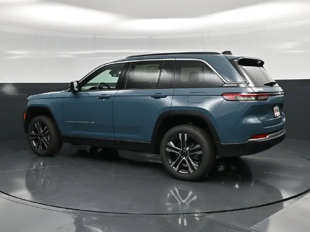Nuevos JEEP GRAND CHEROKEE à Estados chez autogozo