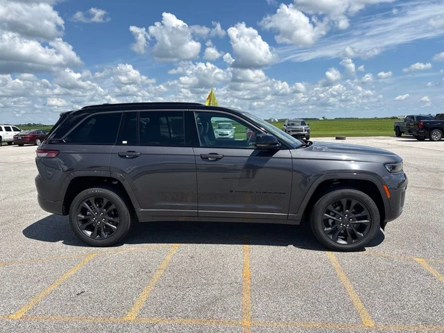 Nuevos JEEP GRAND CHEROKEE à Estados chez autogozo
