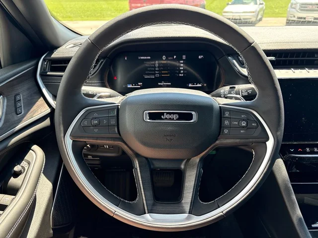 Nuevos JEEP GRAND CHEROKEE à Estados chez autogozo