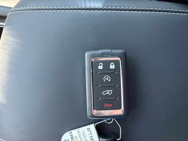 Nuevos JEEP GRAND CHEROKEE à Estados chez autogozo